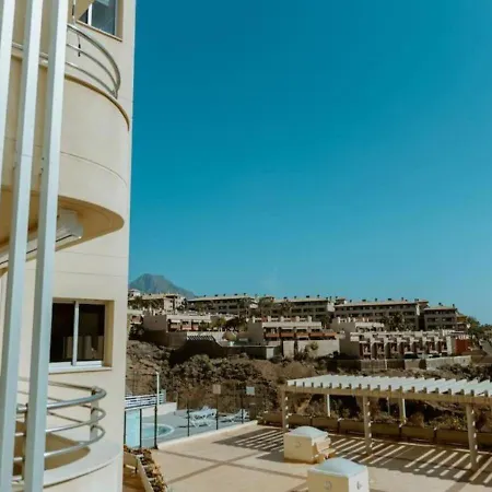 Seaview 2 Bedroom In Play Paraiso Pool & Wifi In By Aqua Vista Tenerife דירה