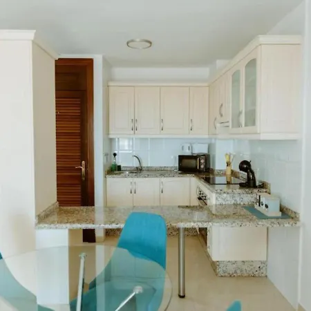 Seaview 2 Bedroom In Play Paraiso Pool & Wifi In By Aqua Vista Tenerife