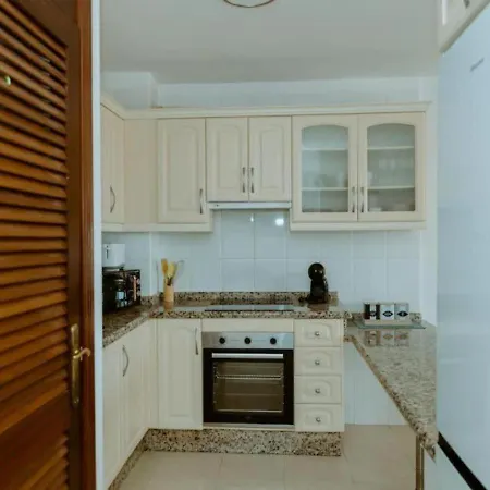 Seaview 2 Bedroom In Play Paraiso Pool & Wifi In By Aqua Vista Tenerife *