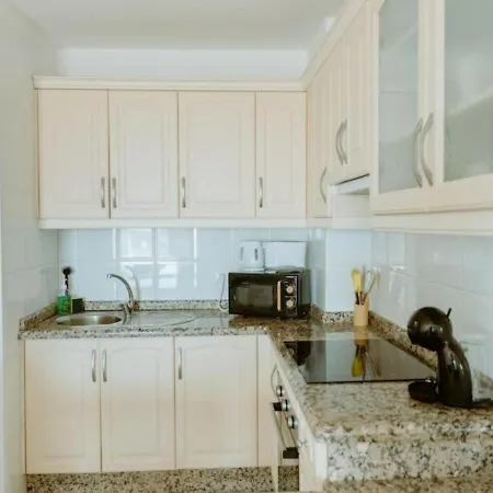 Seaview 2 Bedroom In Play Paraiso Pool & Wifi In By Aqua Vista Tenerife *