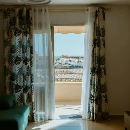 Seaview 2 Bedroom In Play Paraiso Pool & Wifi In By Aqua Vista Tenerife דירה אדחה