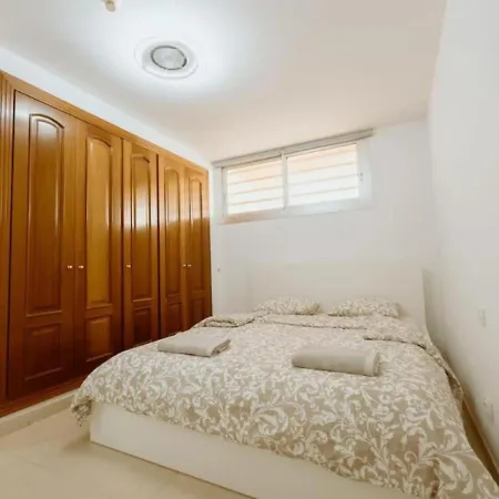 Seaview 2 Bedroom In Play Paraiso Pool & Wifi In By Aqua Vista Tenerife דירה אדחה