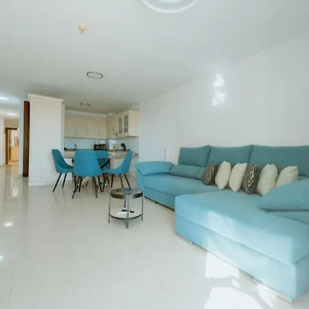 Seaview 2 Bedroom In Play Paraiso Pool & Wifi In By Aqua Vista Tenerife דירה