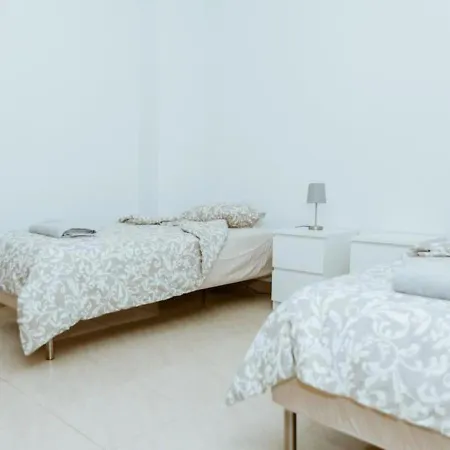 Seaview 2 Bedroom In Play Paraiso Pool & Wifi In By Aqua Vista Tenerife דירה *