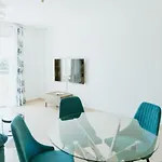 Seaview 2 Bedroom Play Paraiso Pool & Wifi In * 아데제