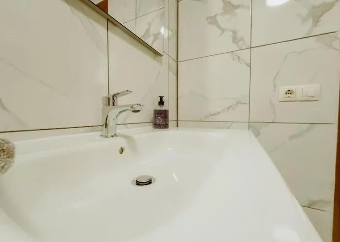 Seaview 2 Bedroom Play Paraiso Pool & Wifi In * 阿德耶